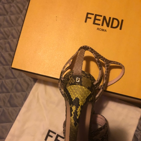 FENDI BABBIAS PYTHON HEELS - Picture 5 of 7